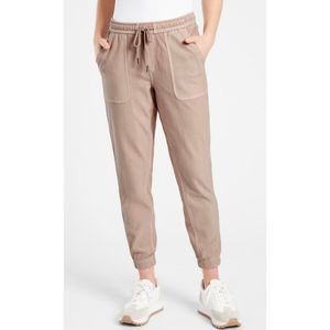 Athleta Farallon joggers tan size 4